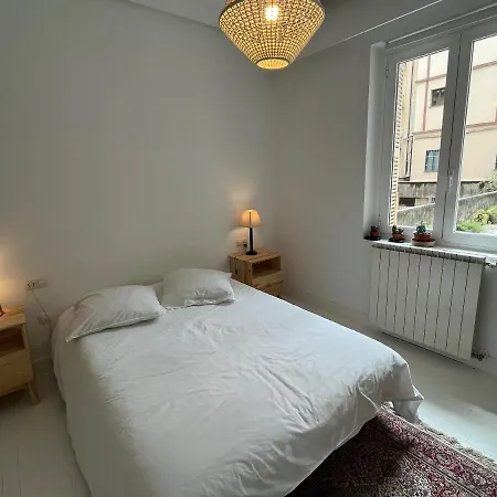 Luminoso En El Centro De דירה *